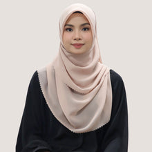 Load image into Gallery viewer, Flo in cameo