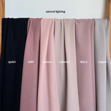 Load image into Gallery viewer, Flo in wild