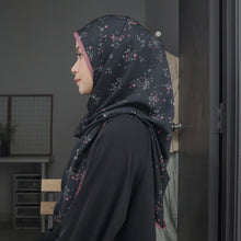 Load image into Gallery viewer, Fresh in black