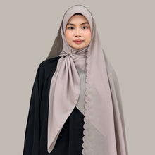 Load image into Gallery viewer, Melia in tan