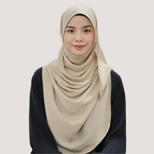 Load image into Gallery viewer, Moment in curious