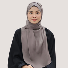 Load image into Gallery viewer, Moment in pleased