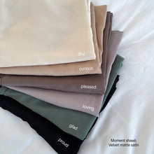 Load image into Gallery viewer, Moment in loving