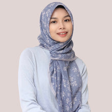 Load image into Gallery viewer, Daria in Lilac