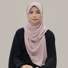 Load image into Gallery viewer, Breezy in cake