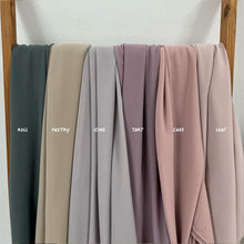 Load image into Gallery viewer, Breezy in roll