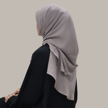 Load image into Gallery viewer, Pretty in seroja