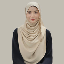 Load image into Gallery viewer, Moment in curious