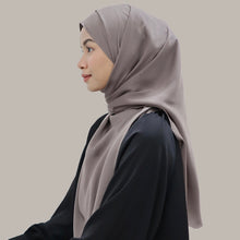 Load image into Gallery viewer, Moment in pleased