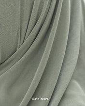 Load image into Gallery viewer, W-Ironless in rain