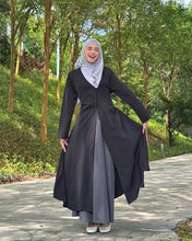 Load image into Gallery viewer, Ever dress in black
