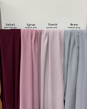 Load image into Gallery viewer, Wonder in velvet
